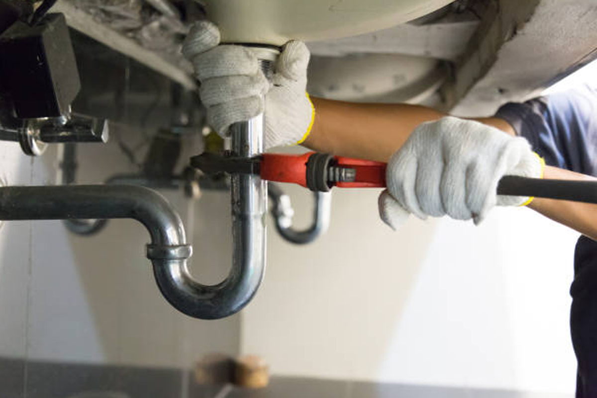 Plumbing & Faucet Repairs Small Repairs Handyman Services