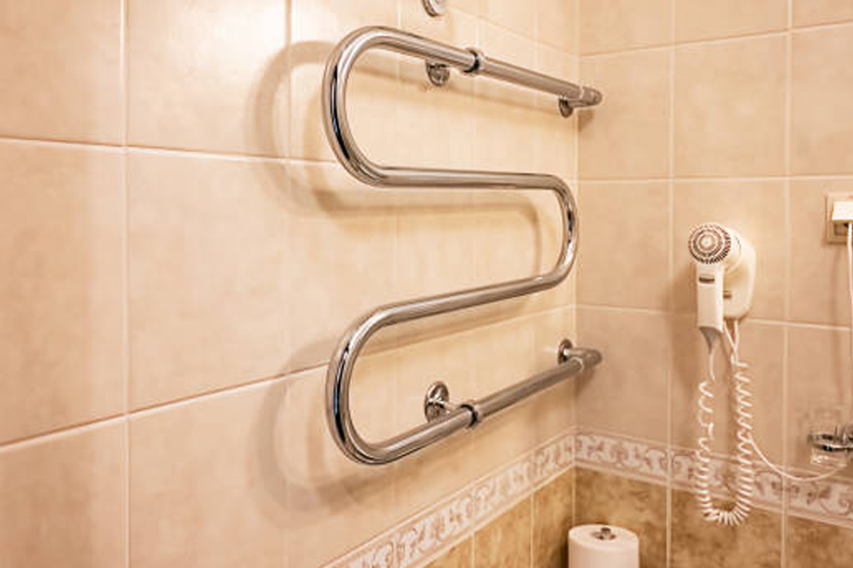 Bathroom fixture installation handyman in Rockford